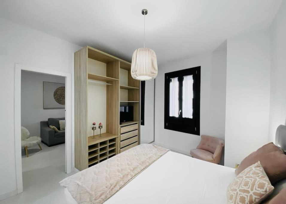 Lovely 2-Bed In Granada 1Min To Gran Via De Colon By Sharingco Екстериор снимка